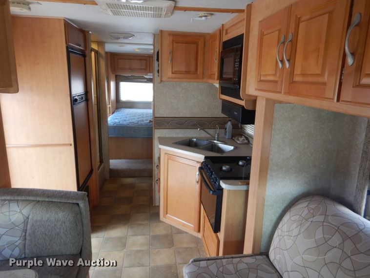 image for item GF9051 2008 Ford Econoline E450 camper