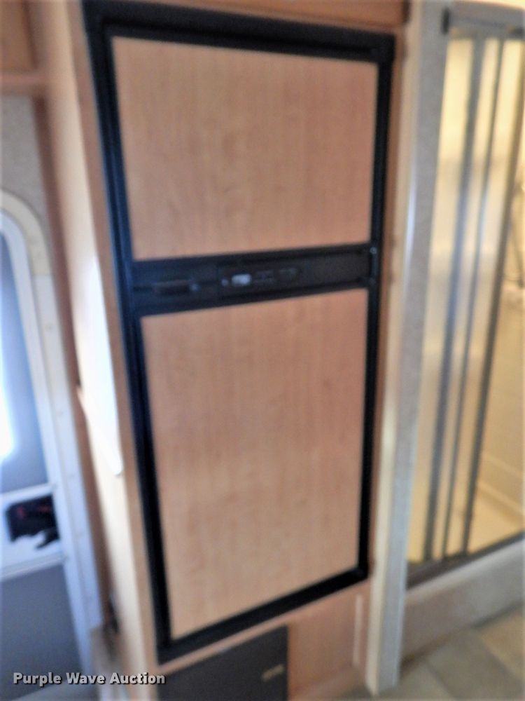 image for item GF9051 2008 Ford Econoline E450 camper