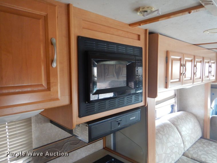 image for item GF9051 2008 Ford Econoline E450 camper