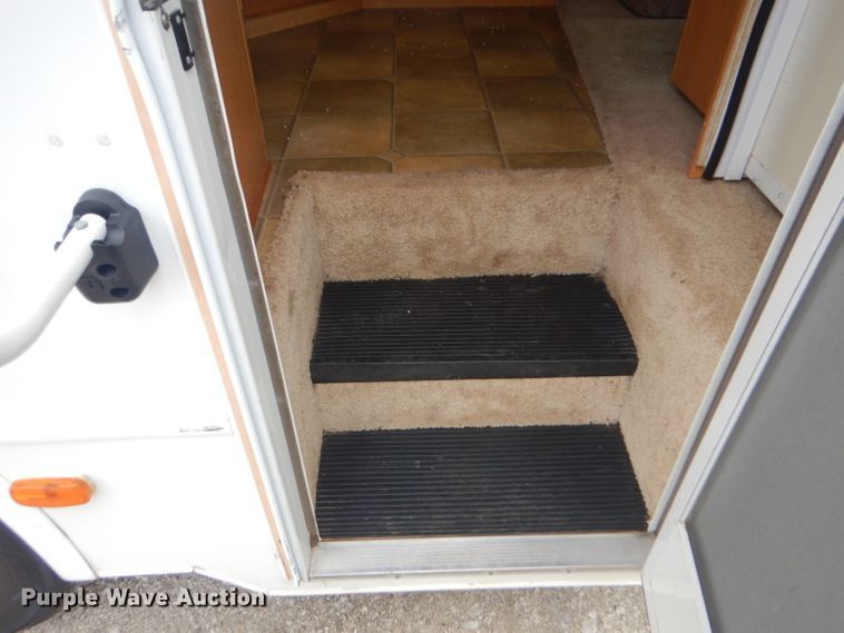 image for item GF9051 2008 Ford Econoline E450 camper