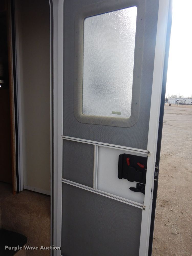 image for item GF9051 2008 Ford Econoline E450 camper