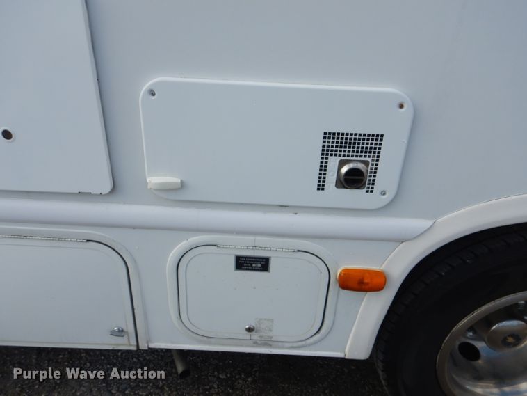 image for item GF9051 2008 Ford Econoline E450 camper