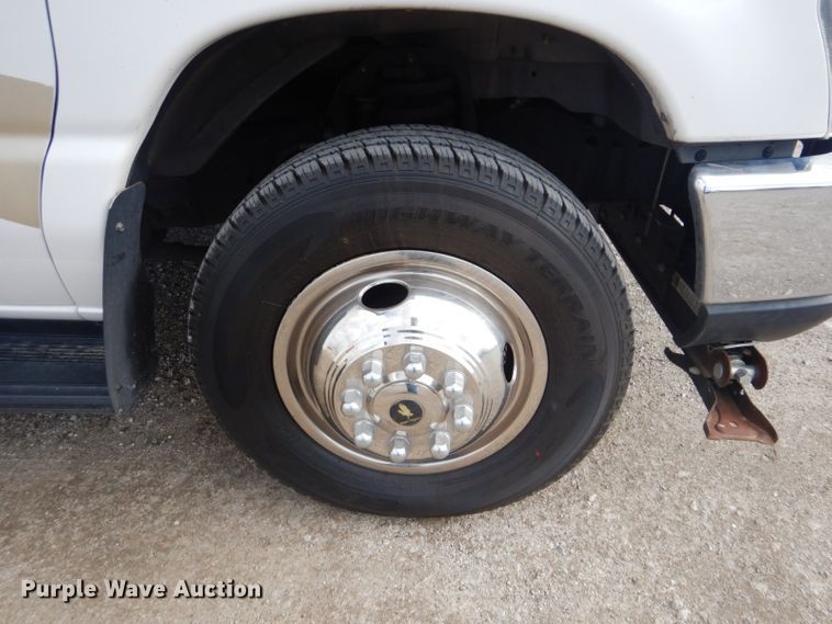 image for item GF9051 2008 Ford Econoline E450 camper