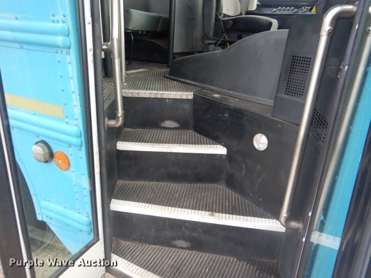 image for item GF9052 2005 Thomas Saf-T-Liner MVP EF school bus