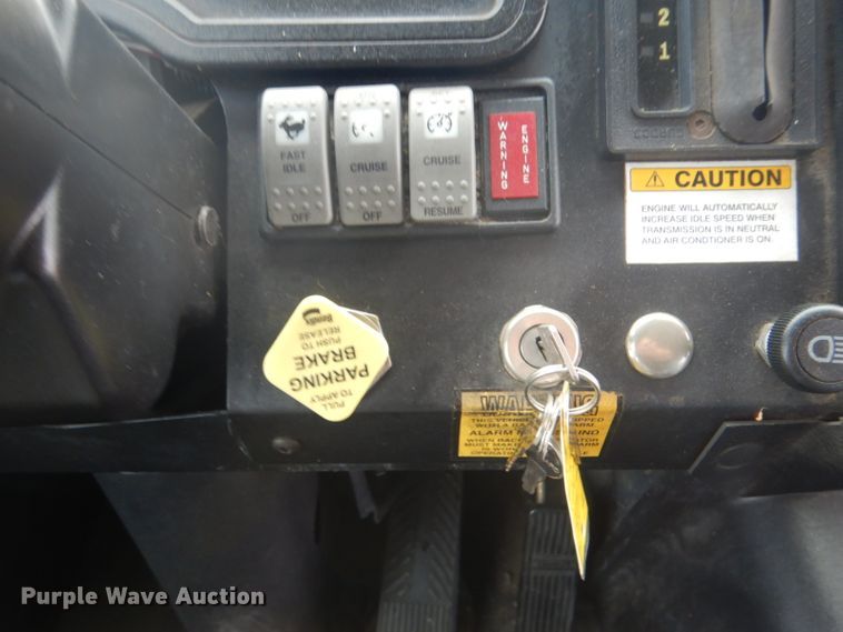 image for item GF9052 2005 Thomas Saf-T-Liner MVP EF school bus