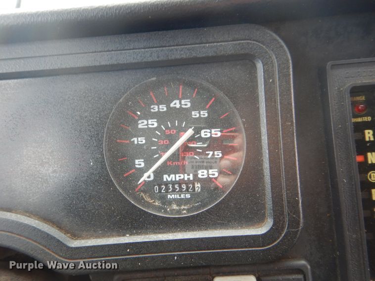 image for item GF9052 2005 Thomas Saf-T-Liner MVP EF school bus