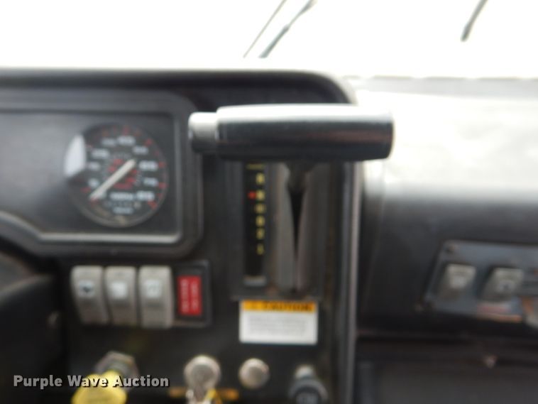 image for item GF9052 2005 Thomas Saf-T-Liner MVP EF school bus