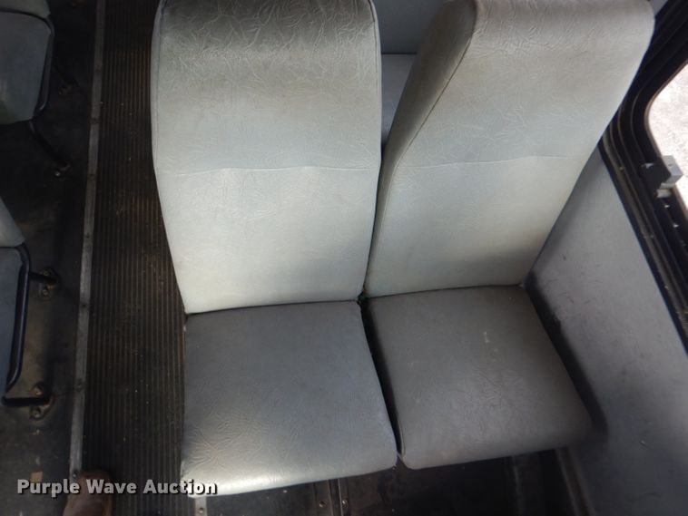 image for item GF9052 2005 Thomas Saf-T-Liner MVP EF school bus