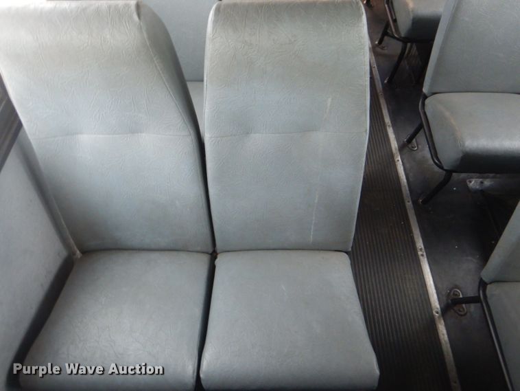 image for item GF9052 2005 Thomas Saf-T-Liner MVP EF school bus