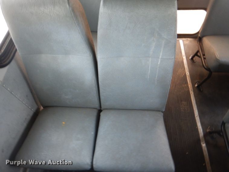 image for item GF9052 2005 Thomas Saf-T-Liner MVP EF school bus