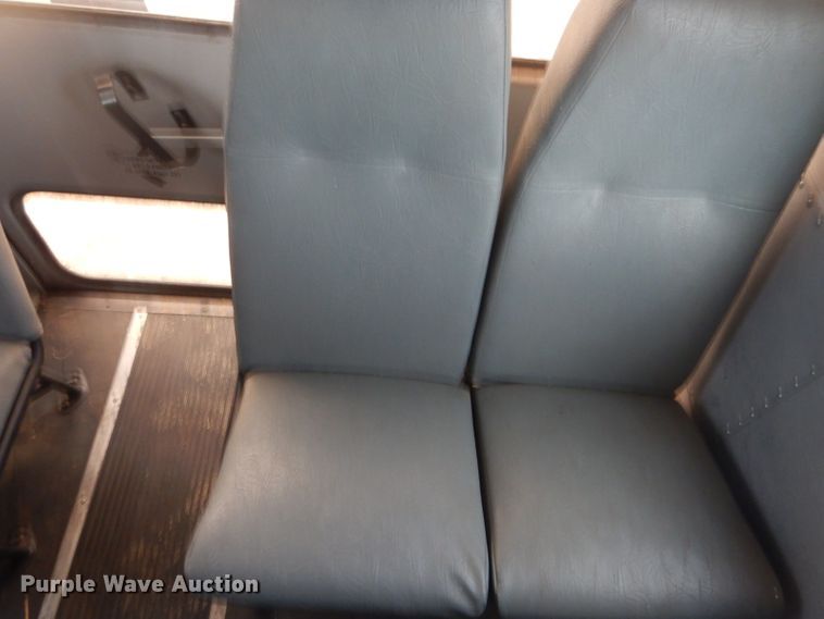 image for item GF9052 2005 Thomas Saf-T-Liner MVP EF school bus