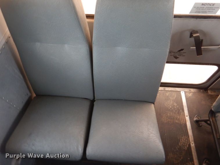 image for item GF9052 2005 Thomas Saf-T-Liner MVP EF school bus