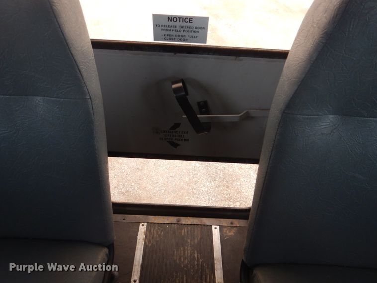 image for item GF9052 2005 Thomas Saf-T-Liner MVP EF school bus