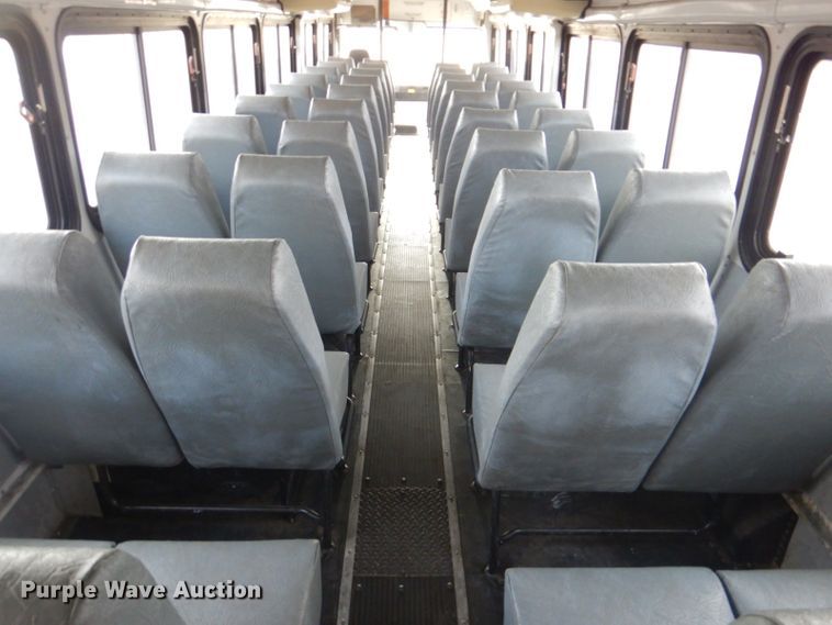 image for item GF9052 2005 Thomas Saf-T-Liner MVP EF school bus