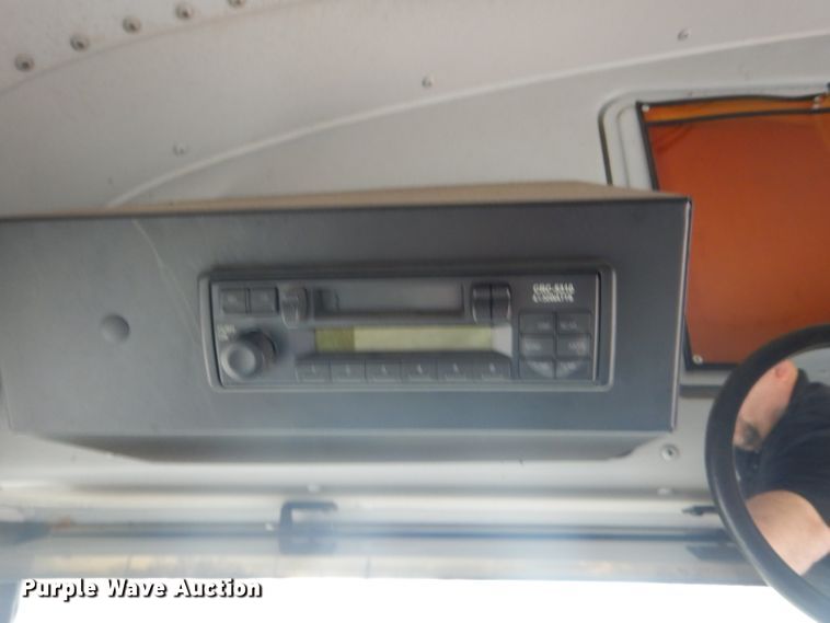 image for item GF9052 2005 Thomas Saf-T-Liner MVP EF school bus