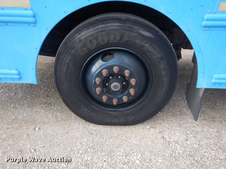 image for item GF9052 2005 Thomas Saf-T-Liner MVP EF school bus