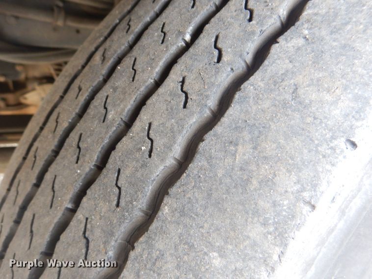 image for item GF9052 2005 Thomas Saf-T-Liner MVP EF school bus