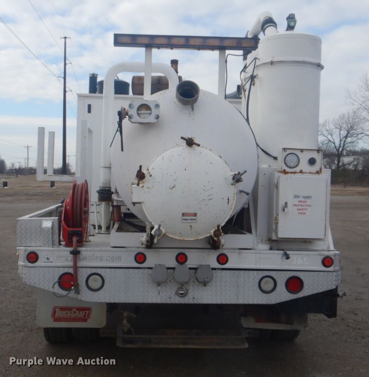 image for item GF9056 2010 Ford F550 hydrovac truck