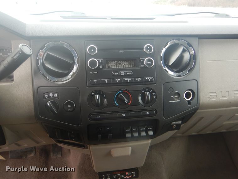 image for item GF9056 2010 Ford F550 hydrovac truck