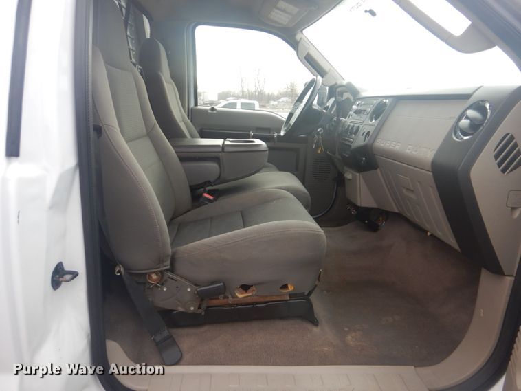 image for item GF9056 2010 Ford F550 hydrovac truck