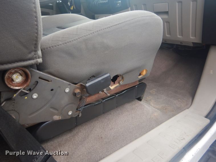 image for item GF9056 2010 Ford F550 hydrovac truck