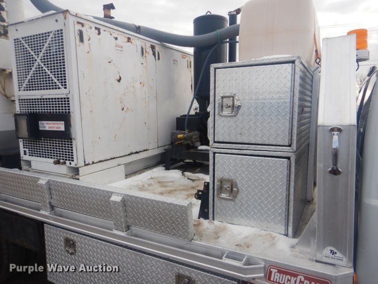 image for item GF9056 2010 Ford F550 hydrovac truck