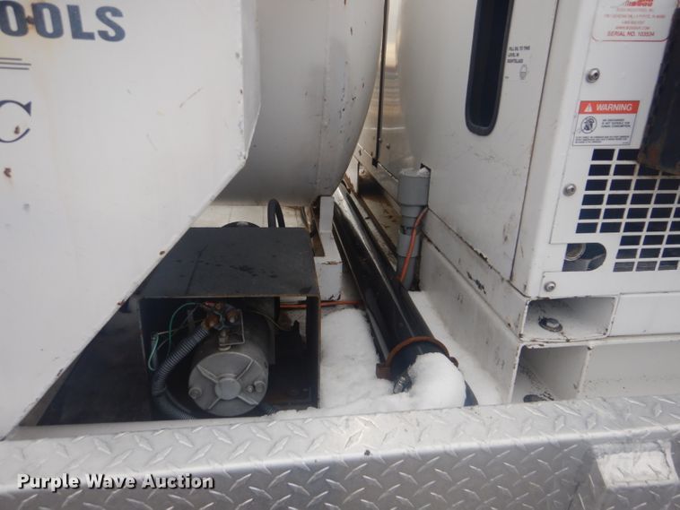 image for item GF9056 2010 Ford F550 hydrovac truck