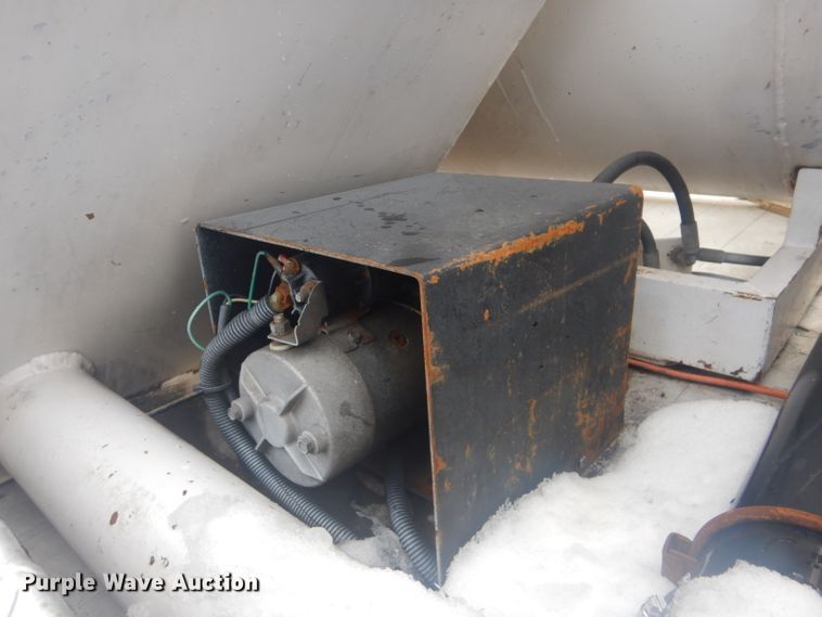 image for item GF9056 2010 Ford F550 hydrovac truck