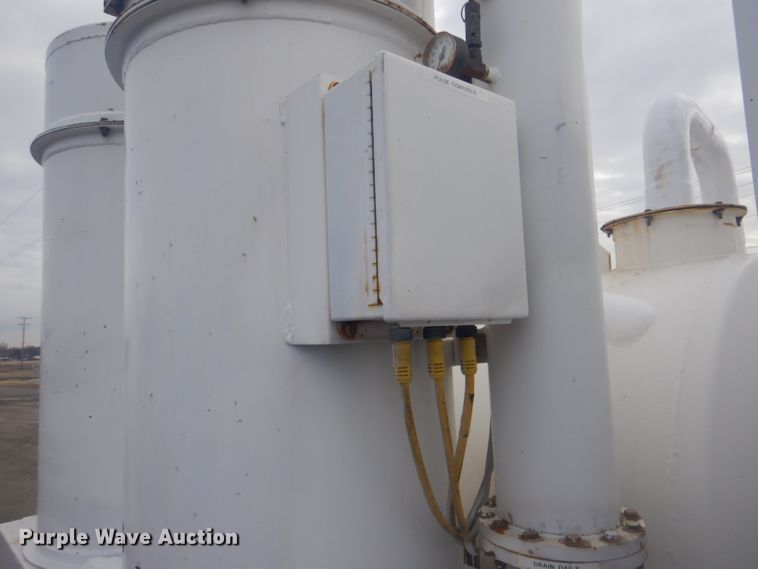 image for item GF9056 2010 Ford F550 hydrovac truck