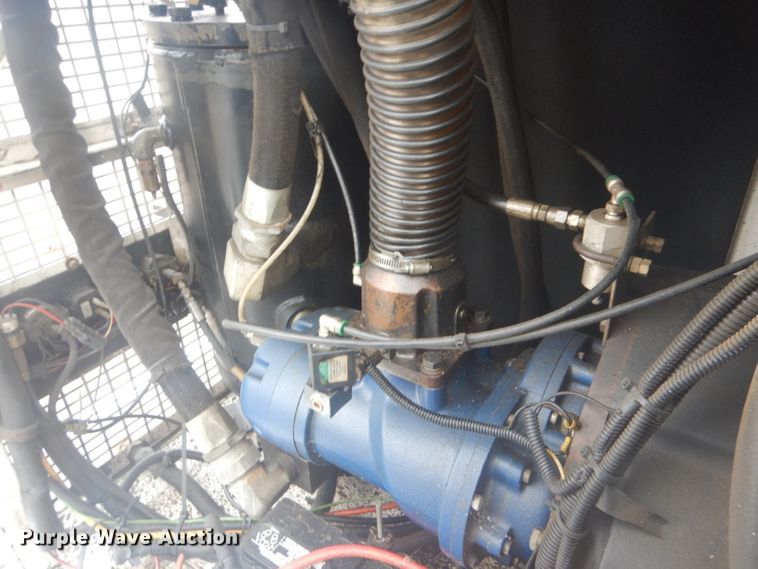 image for item GF9056 2010 Ford F550 hydrovac truck