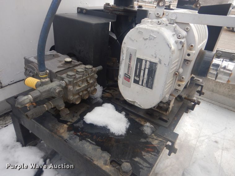 image for item GF9056 2010 Ford F550 hydrovac truck