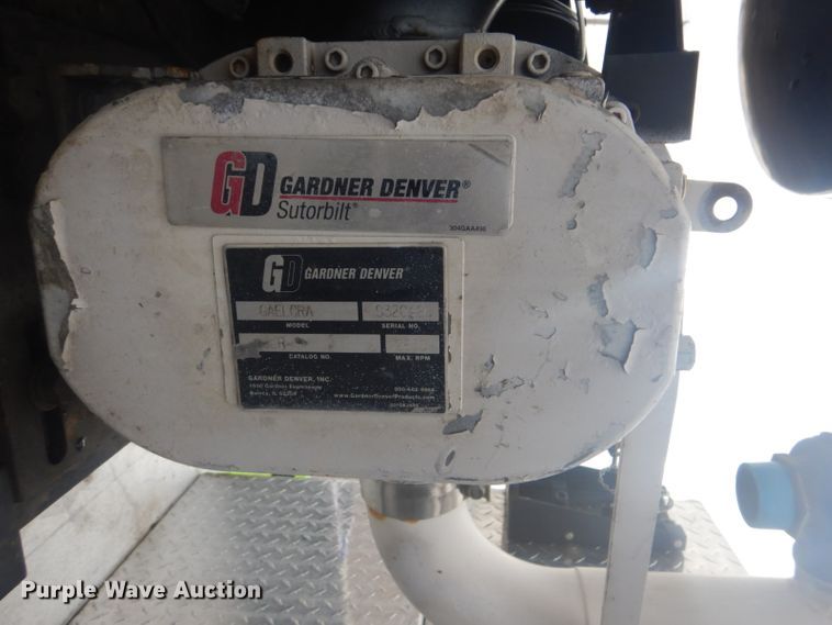 image for item GF9056 2010 Ford F550 hydrovac truck