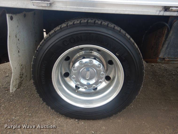 image for item GF9056 2010 Ford F550 hydrovac truck