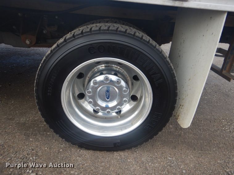 image for item GF9056 2010 Ford F550 hydrovac truck