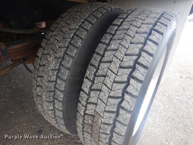 image for item GF9056 2010 Ford F550 hydrovac truck