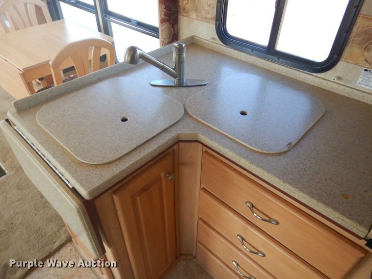 image for item GF9059 2005 Damon Tuscany RV