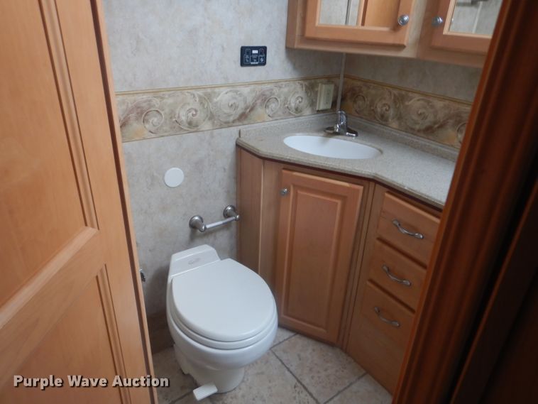 image for item GF9059 2005 Damon Tuscany RV