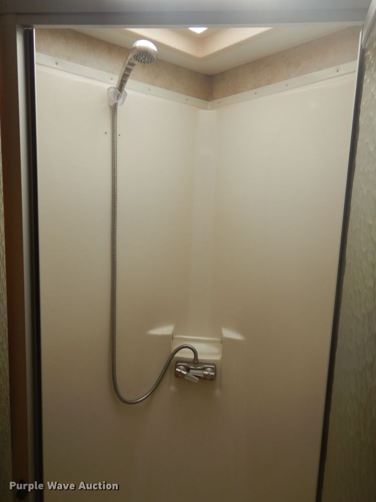 image for item GF9059 2005 Damon Tuscany RV