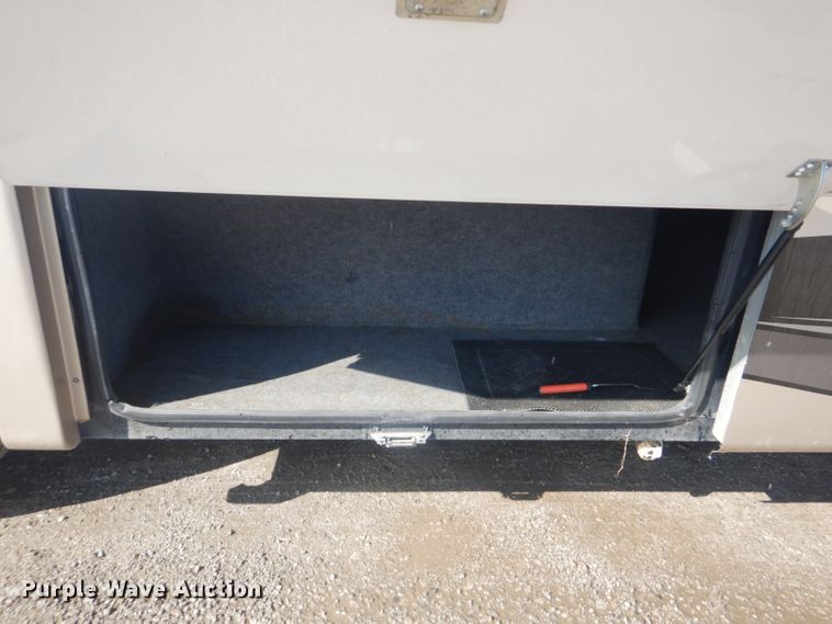 image for item GF9059 2005 Damon Tuscany RV