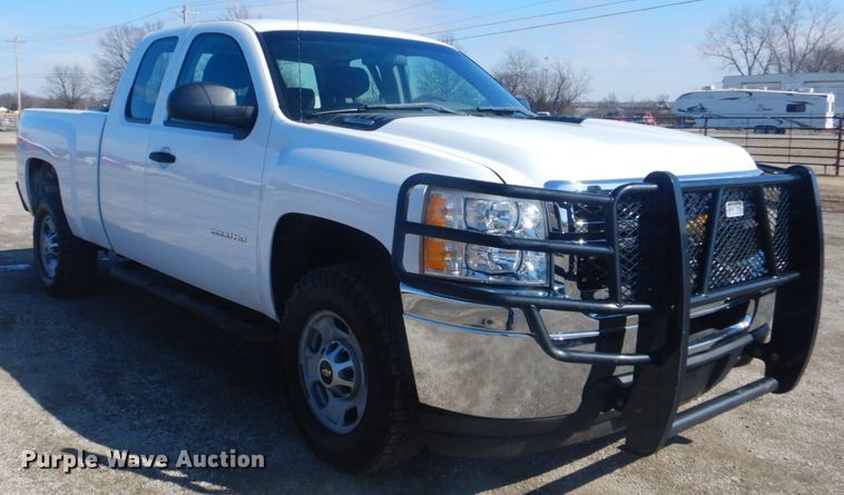 image for item GF9060 2013 Chevrolet Silverado 2500HD Ext. Cab pickup truck