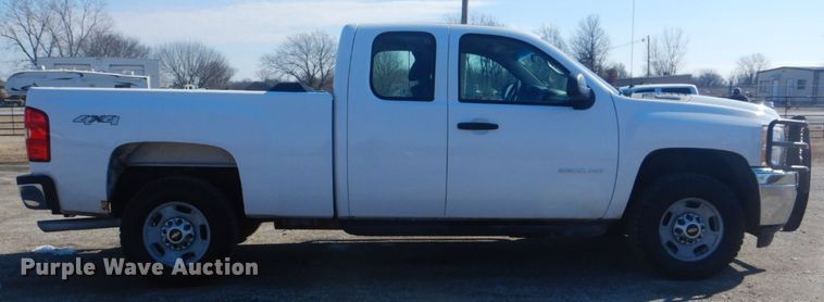 image for item GF9060 2013 Chevrolet Silverado 2500HD Ext. Cab pickup truck