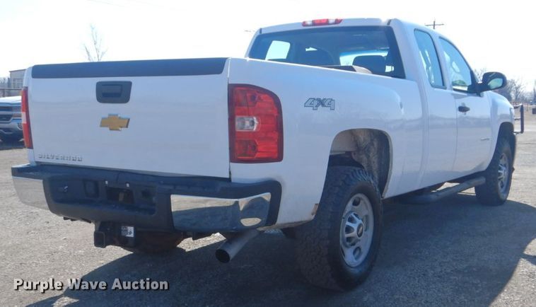 image for item GF9060 2013 Chevrolet Silverado 2500HD Ext. Cab pickup truck