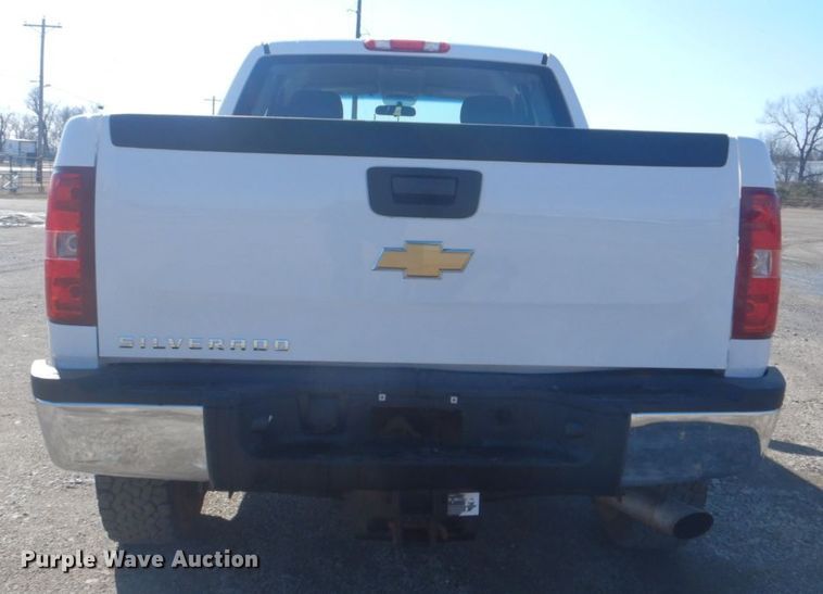 image for item GF9060 2013 Chevrolet Silverado 2500HD Ext. Cab pickup truck