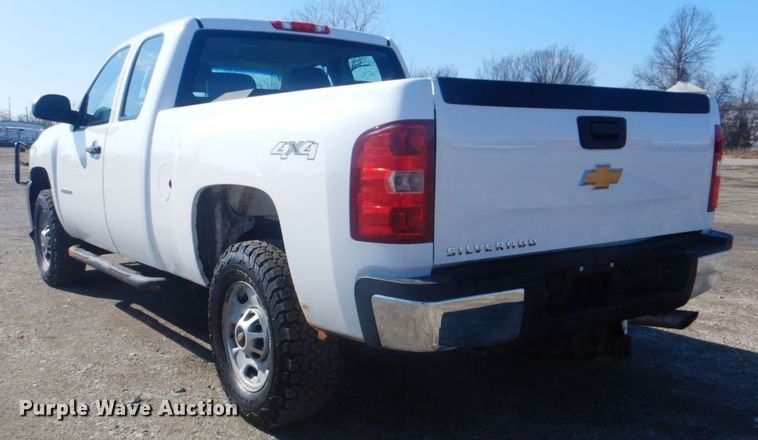 image for item GF9060 2013 Chevrolet Silverado 2500HD Ext. Cab pickup truck