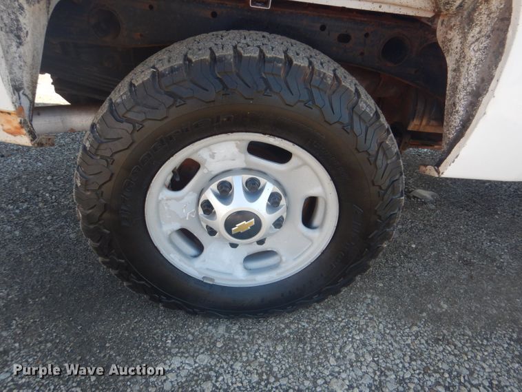 image for item GF9060 2013 Chevrolet Silverado 2500HD Ext. Cab pickup truck