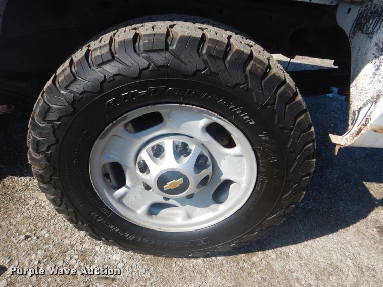 image for item GF9060 2013 Chevrolet Silverado 2500HD Ext. Cab pickup truck