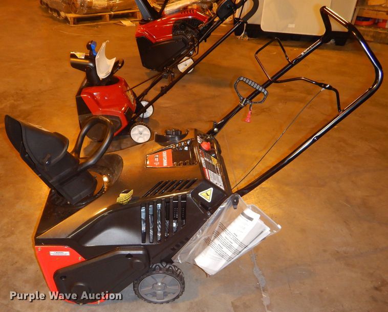 image for item GG9511 2018 Craftsman 31AS2S5D791 snow blower