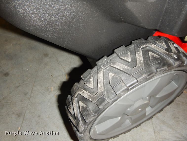 image for item GG9512 2018 Craftsman 31AS2S5D791 snow blower