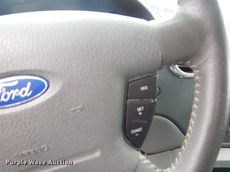 image for item GG9514 2004 Ford Expedition XLT SUV