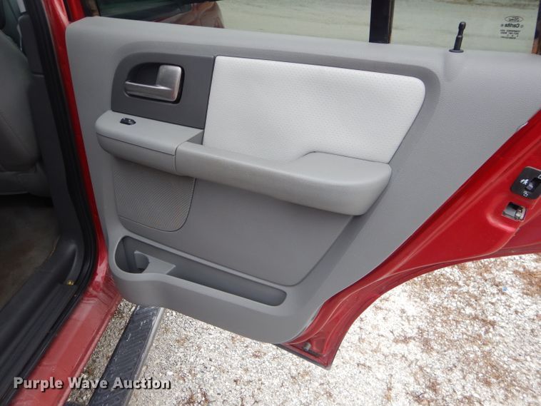 image for item GG9514 2004 Ford Expedition XLT SUV